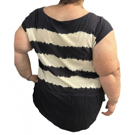 Size 22/24 - Lane Bryant White & Blue Top