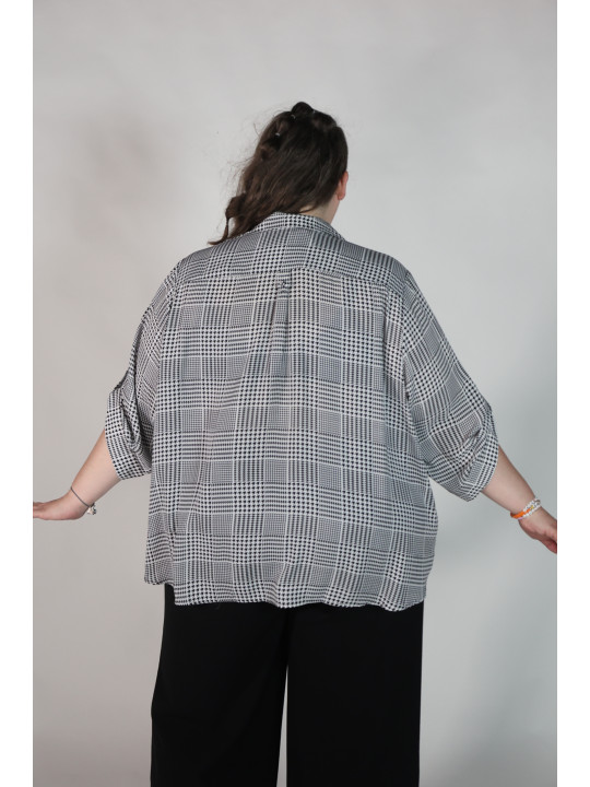 White and Black Pattern 3/4 Sleeve Top