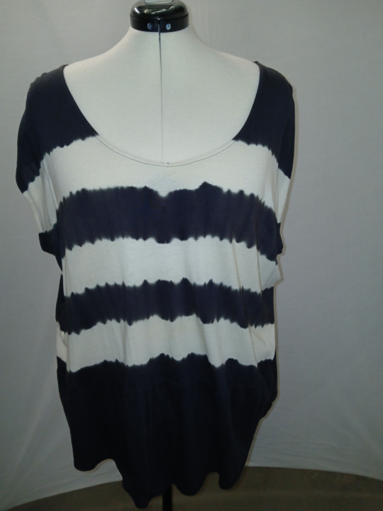 Lane Bryant Black and White Stripe Short Sleeve Size 22/24