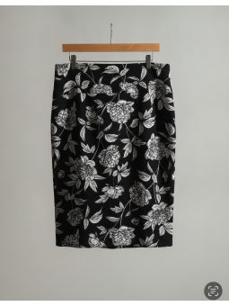Lula Roe Black & White Floral Skirt Size XL NWT