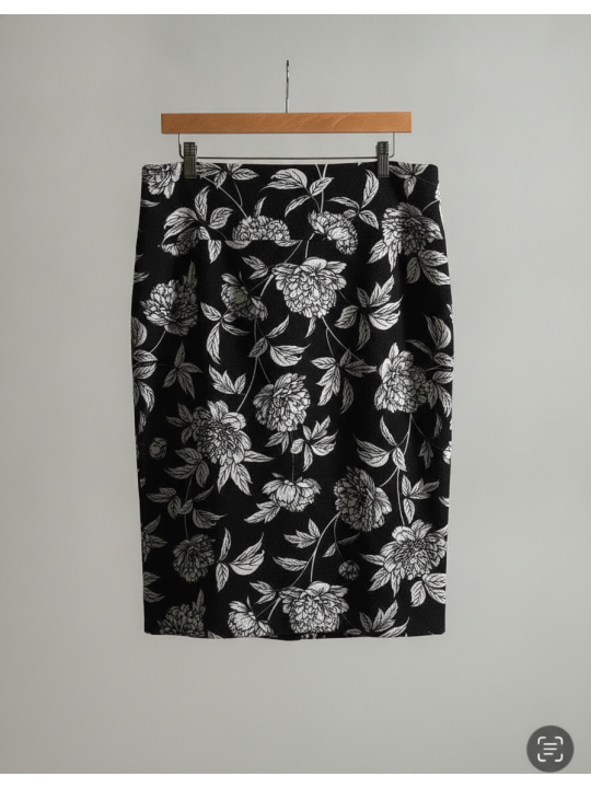 Lula Roe Black & White Floral Skirt Size XL NWT