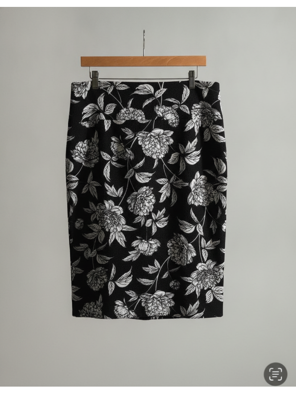 Lula Roe Black & White Floral Skirt Size XL NWT